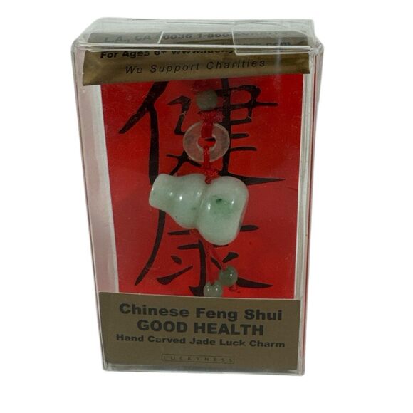 Chinese Feng Shui Good Health Green Jade Pendant Luck Charm Hand Carved w Box - Picture 1 of 4